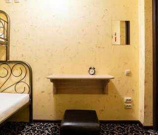 Отель Винтерфелл Москва-Сити Москва Бюджетный трехместный номер-7