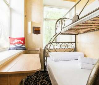 Отель Винтерфелл Москва-Сити Москва Стандартный трехместный номер-3