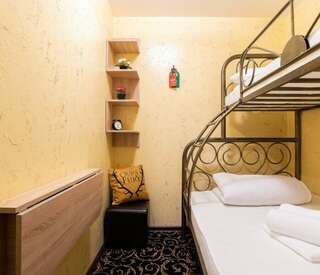 Отель Винтерфелл Москва-Сити Москва Бюджетный трехместный номер-4